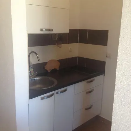 Dubravka Apartment Pirovac