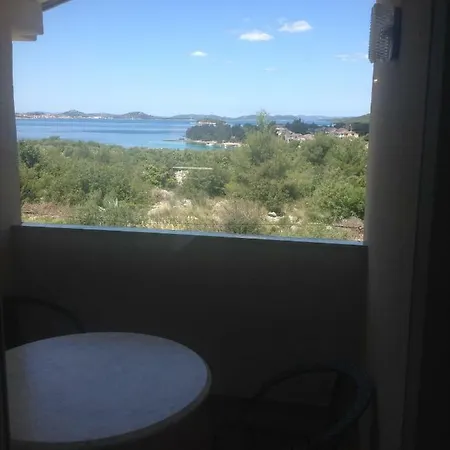 Apartment Dubravka Pirovac