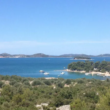 Dubravka Apartment Pirovac