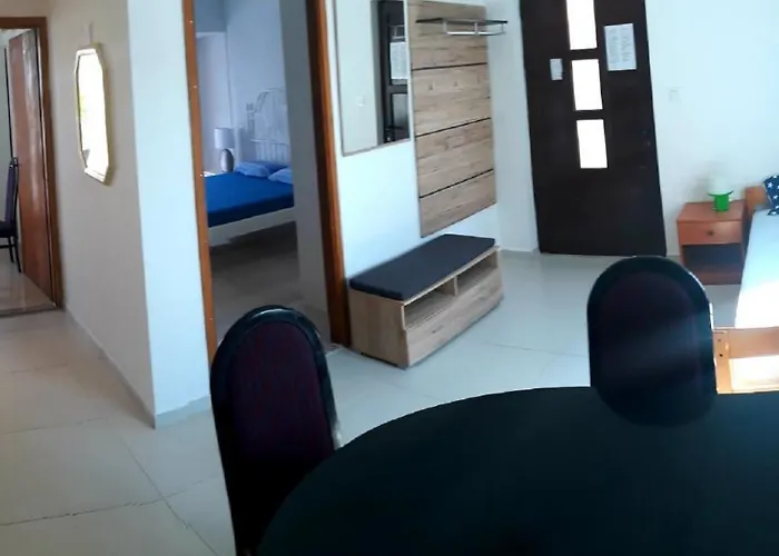 Dubravka * ピロヴァッツ