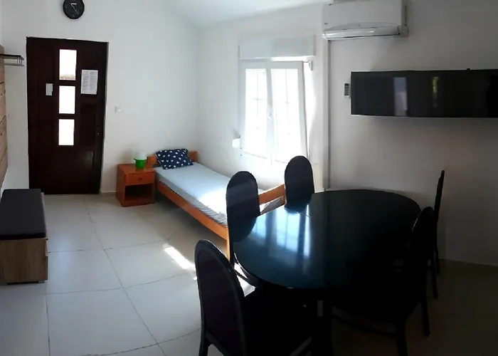 アパート Dubravka ピロヴァッツ