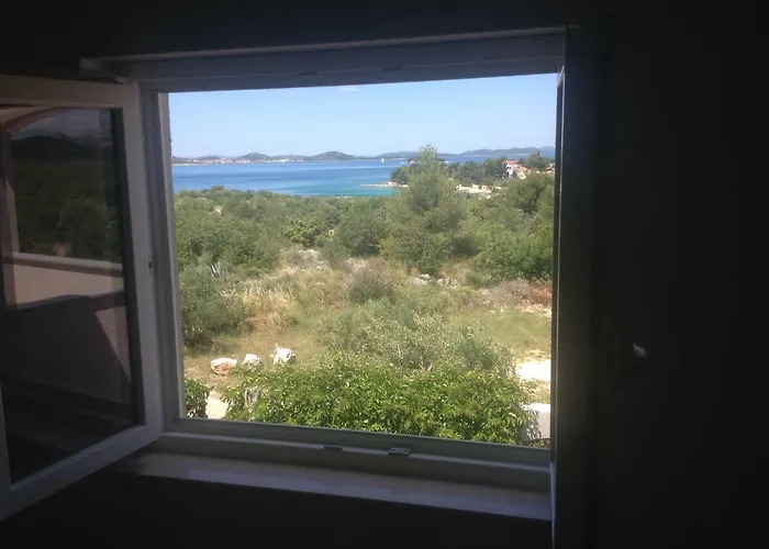 Dubravka * ピロヴァッツ