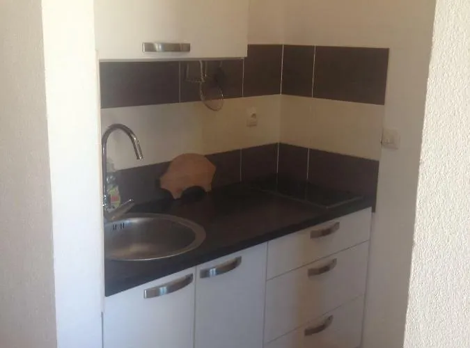 Dubravka アパート ピロヴァッツ