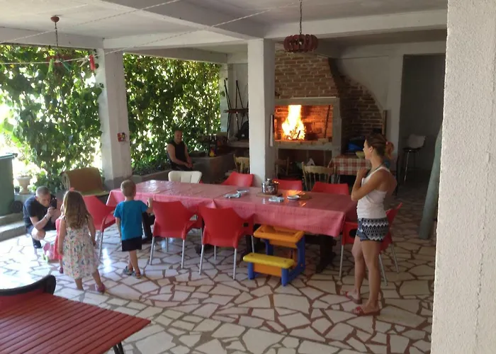 アパート Dubravka ピロヴァッツ