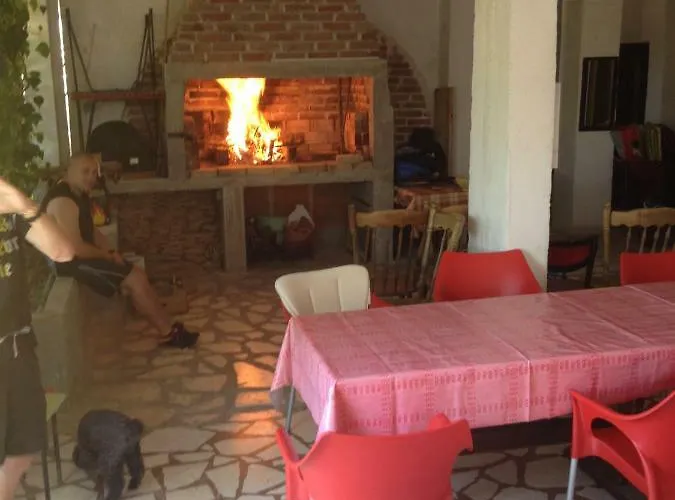 アパート Dubravka ピロヴァッツ