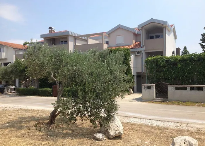 アパート Dubravka