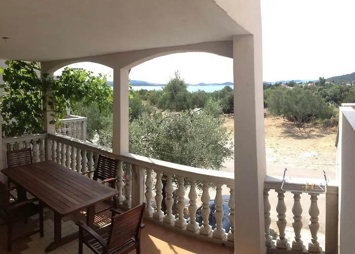 アパート Dubravka ピロヴァッツ