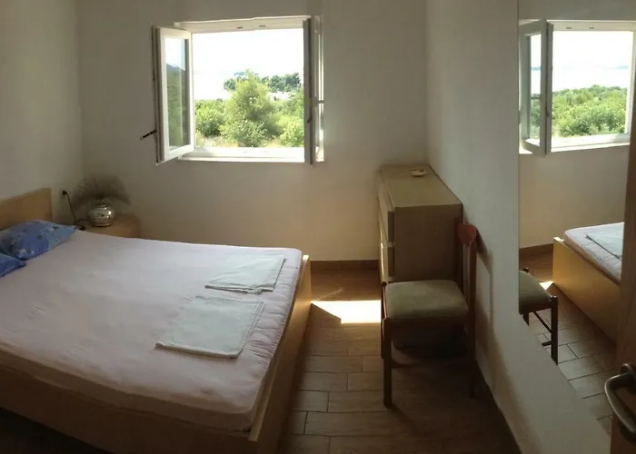 Dubravka アパート ピロヴァッツ