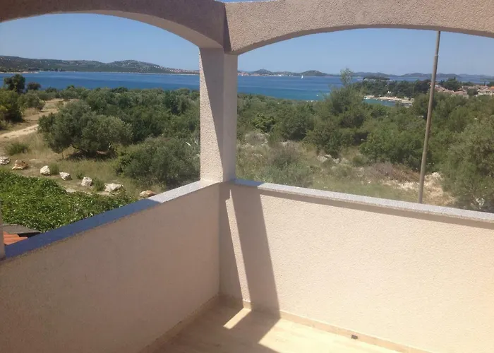 アパート Dubravka ピロヴァッツ