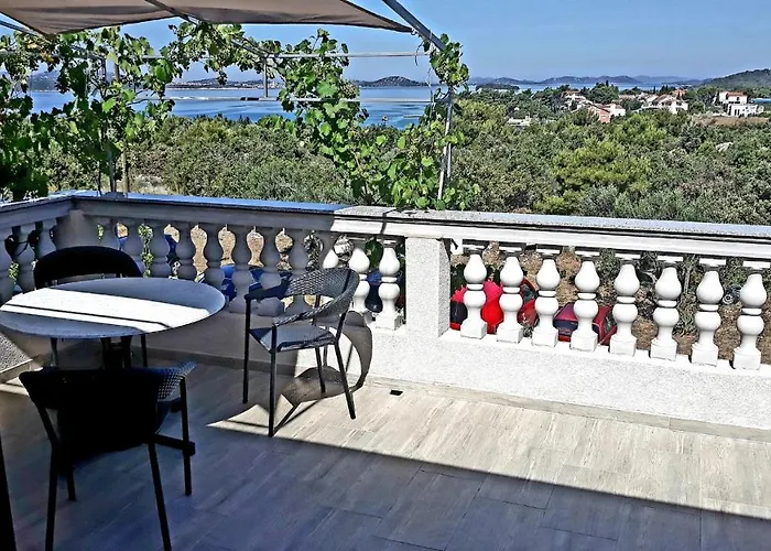 Dubravka アパート ピロヴァッツ